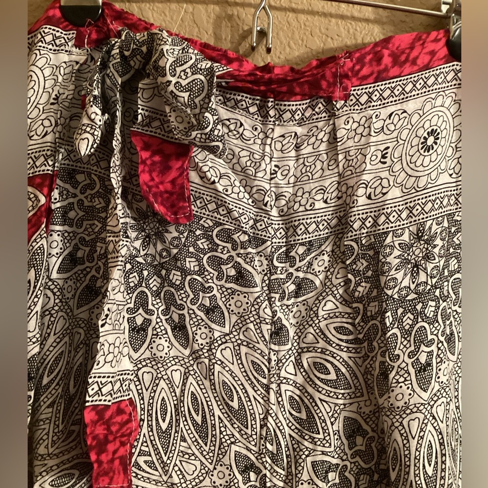 Stylish Red and Gray Women's Flare Pants - Picture 7 of 8